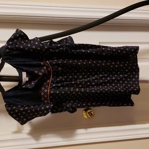 Black ⚫ Loft top with cool pattern. SIZE: Small, women